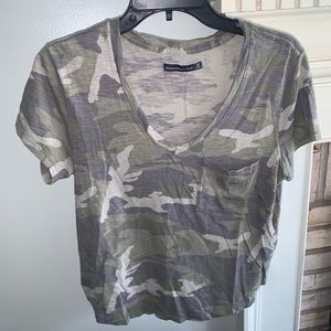Abercrombie one pocket t shirt